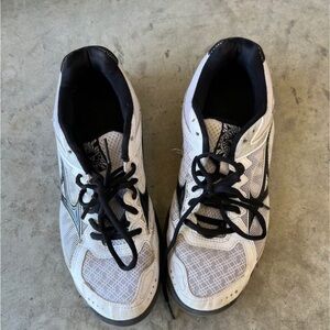 Mizuno Women's Black and White Volleyball Sneaker shoes
